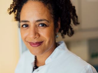 Porträt von Marylyn Addo.