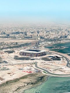 Baustelle des WM-Spielorts "Stadium 974" in Katars Hauptstadt Doha.