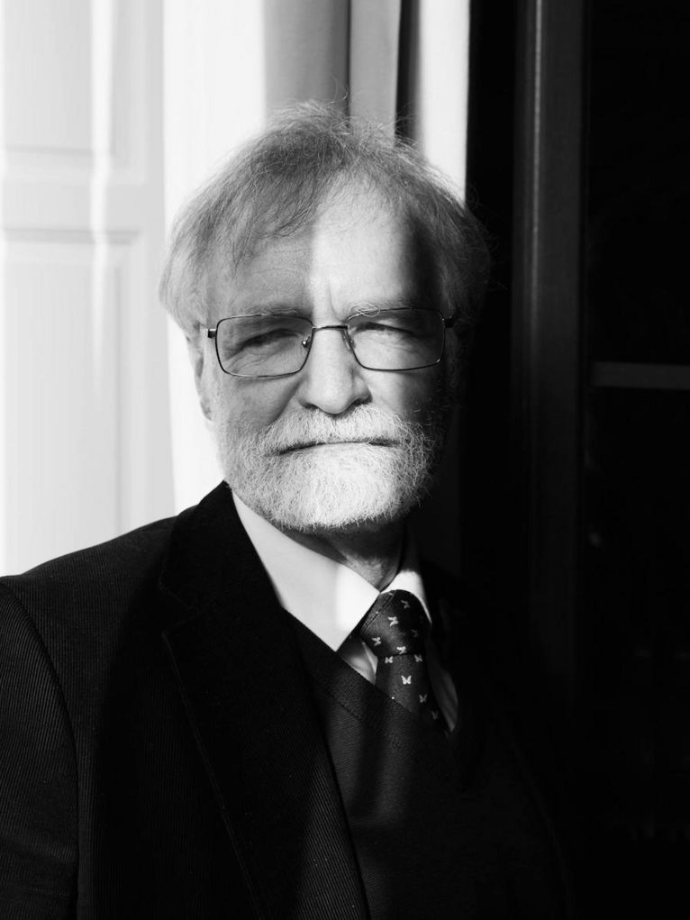 Schwarzweiß Porträt von Wolfgang Wägele.